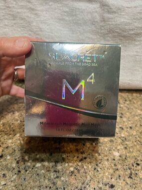 Seacret M4 Mineral Rich Magnetic Mud Mask NEW 1.8oz.